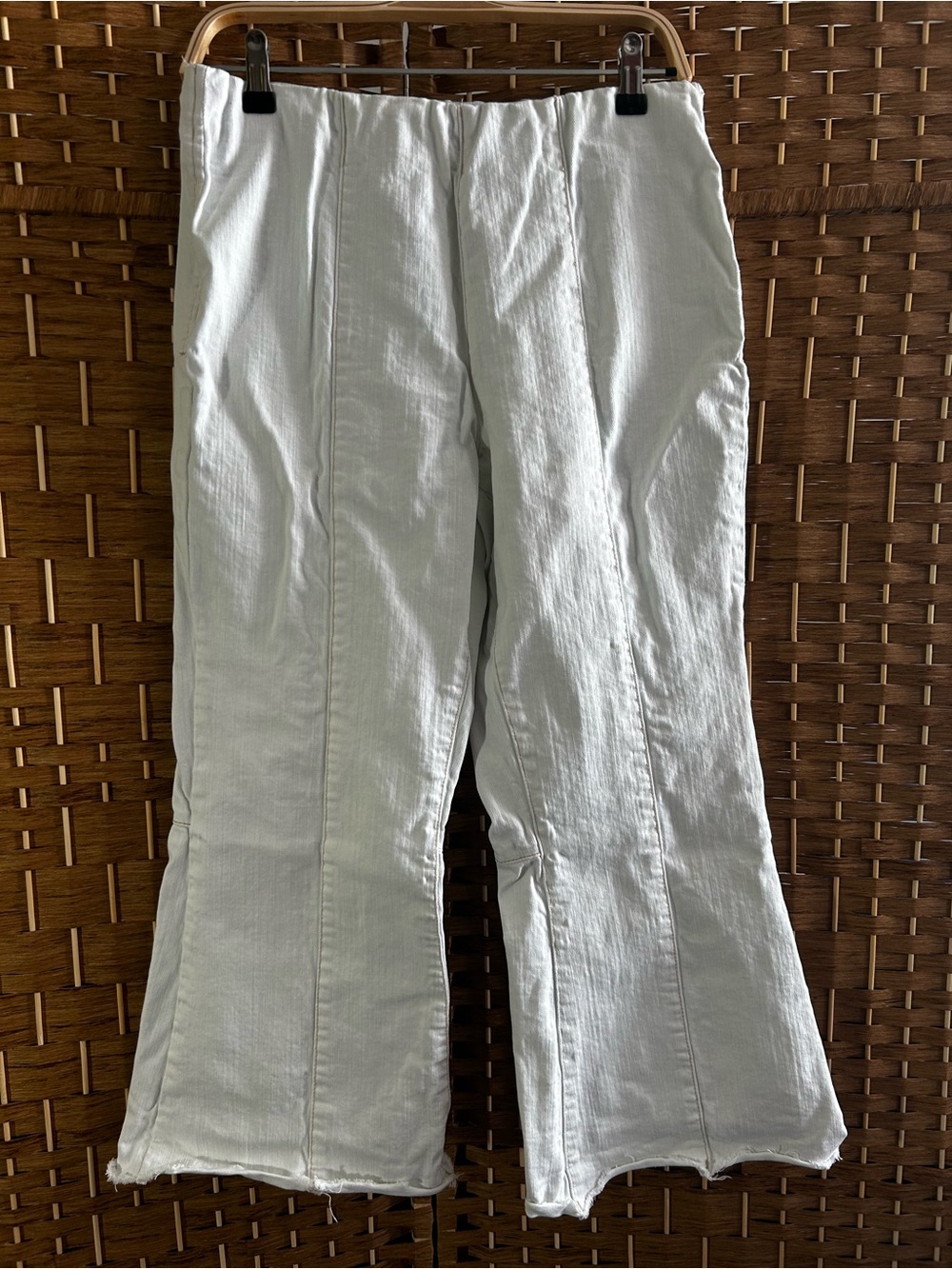 INC International Concepts White Cropped Flare Jeans Raw Hem Pull On Size 12